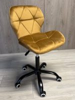 Офісне крісло Lugano коричневе на чорній ніжці Комфорт і стиль для вашого офісу та дому - Зображення 5