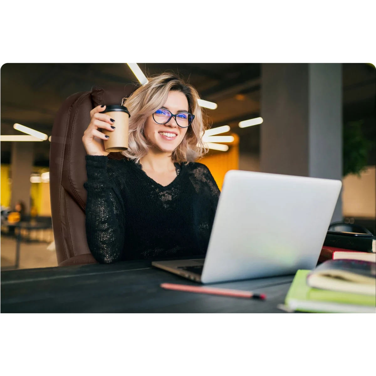 Офісне крісло з мікросітки Sofotel Batory каштан для комфортної роботи - Зображення 12