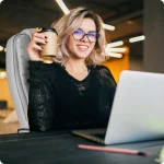 Комфортне офісне крісло Sofotel Porto сіре для вашого робочого простору - Зображення 3