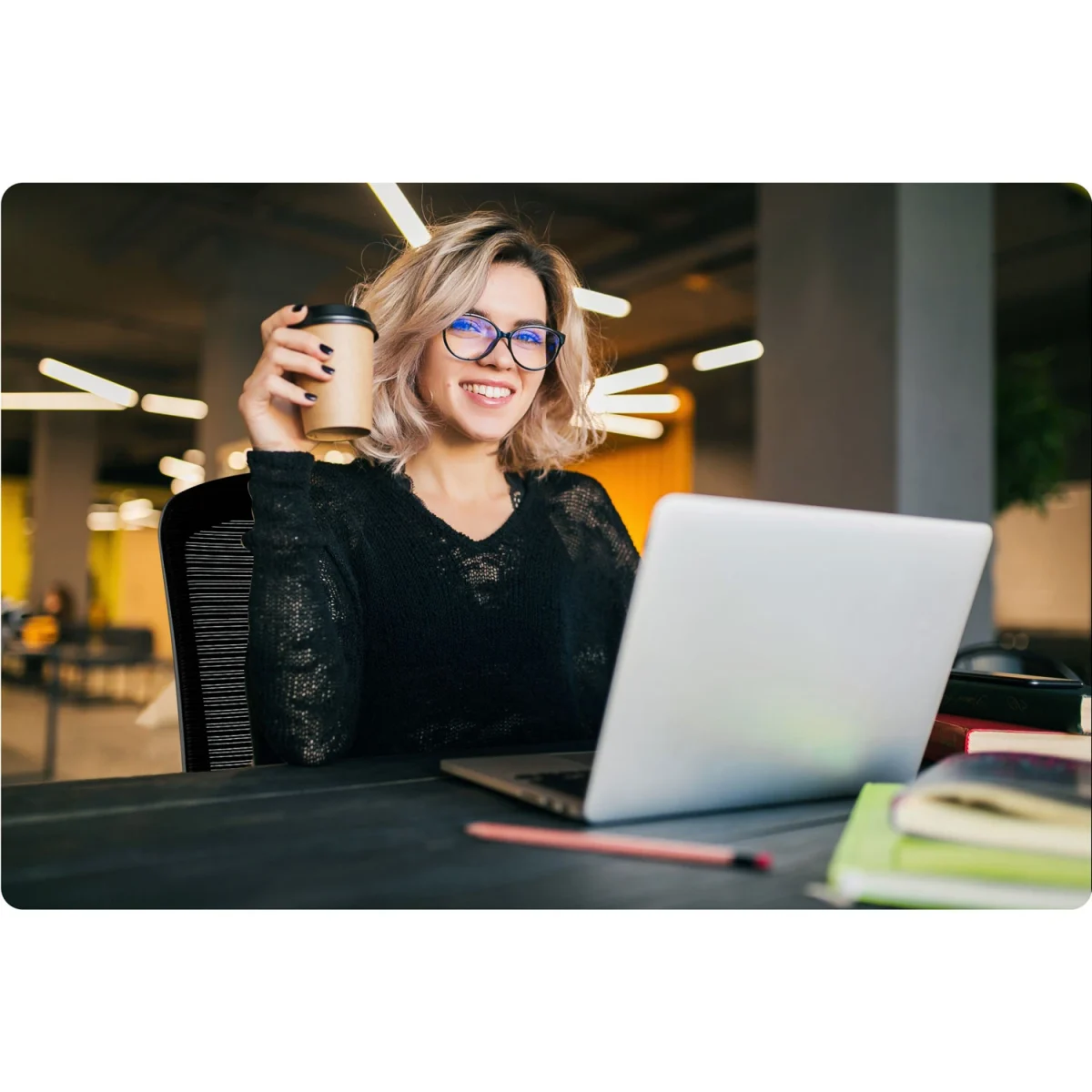 Офісне крісло Sofotel Wizo чорне з мікросітки - Зображення 8