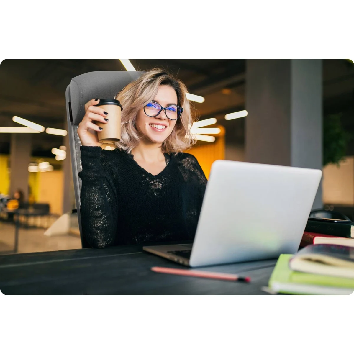 Офісне геймерське крісло Sofotel Brema сіре з мікросітки для тривалих сесій - Зображення 10