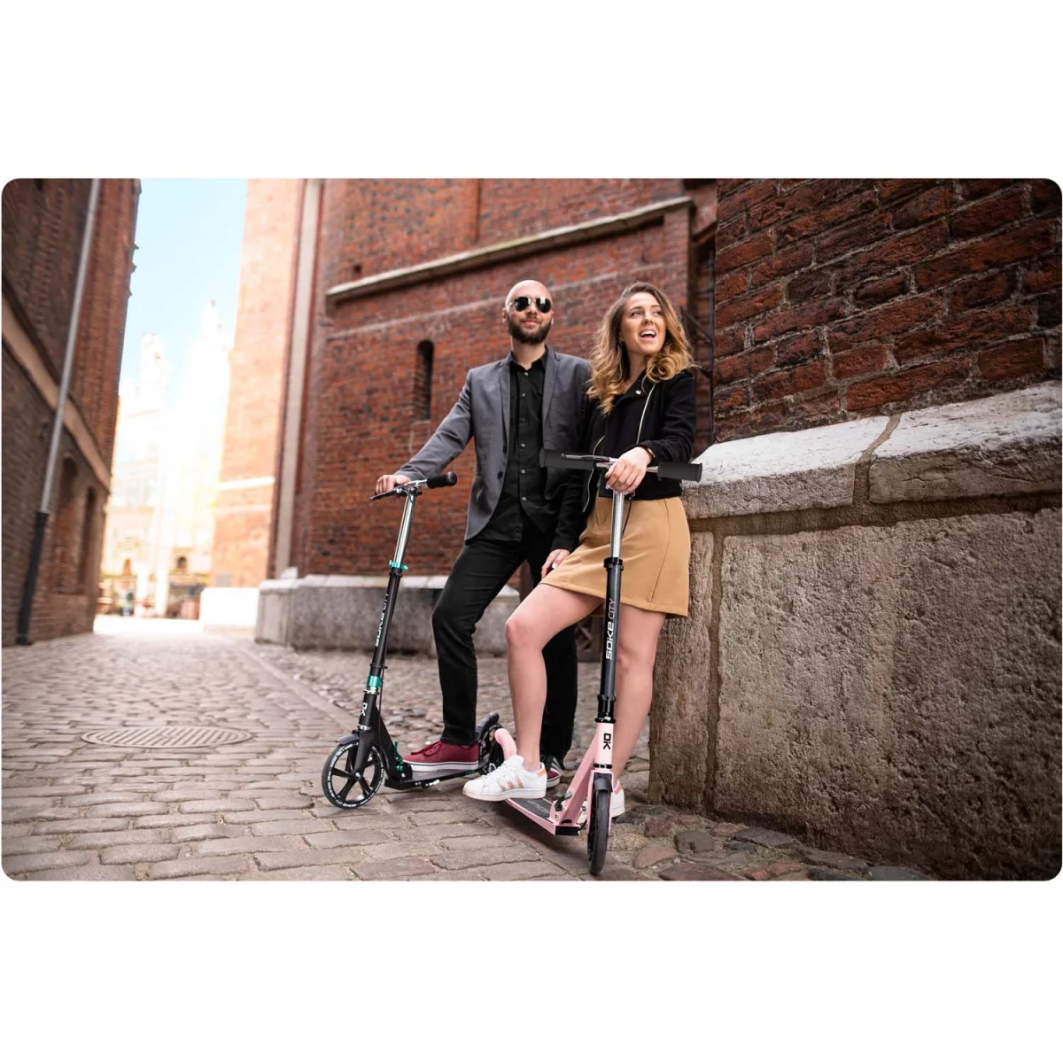 Чорно-рожевий самокат Soke City для міських трюків і пригод - Зображення 2