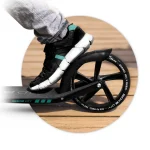 Стильний самокат Soke City чорно-бірюзового кольору для комфортного катання - Зображення 9