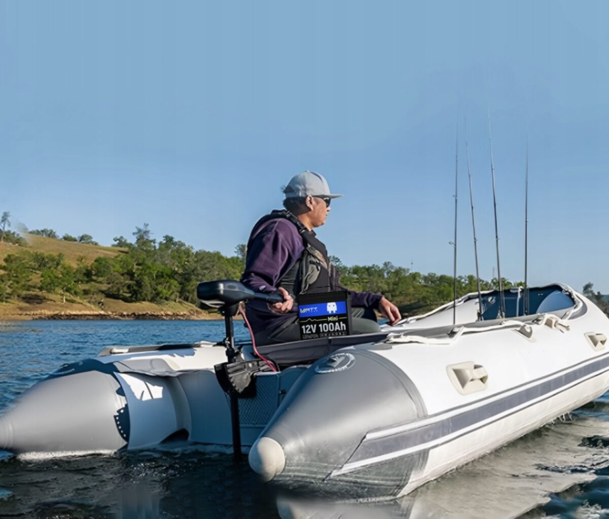 Акумулятор WattCycle Mini LiFePO4 12V 100Ah BT IP65 батарея з BMS 100A