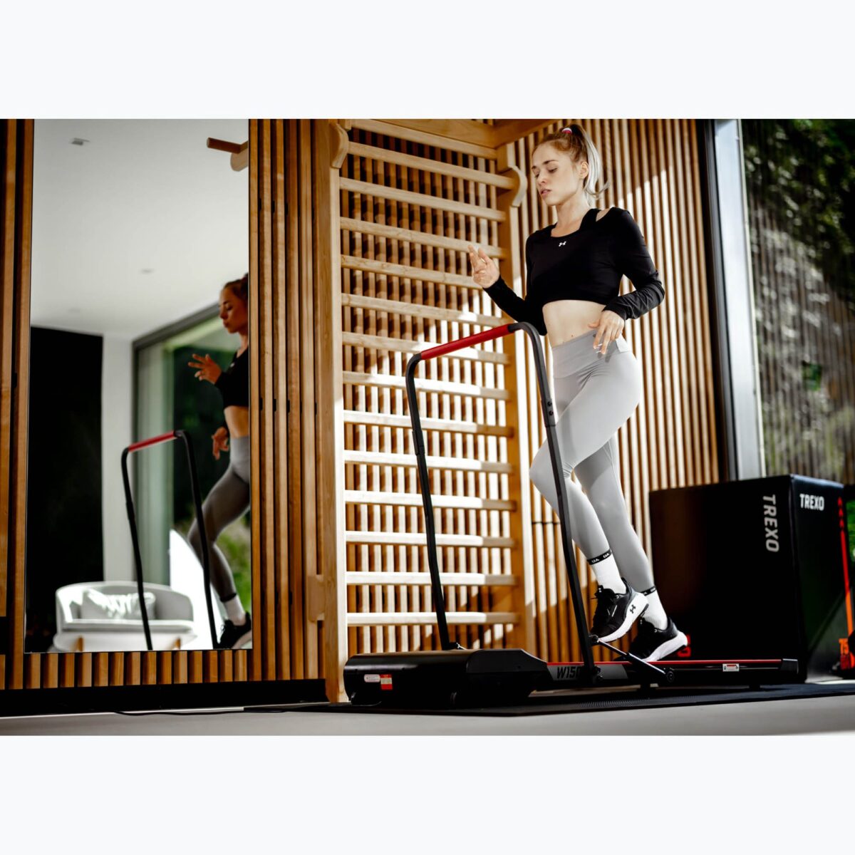 Електрична бігова доріжка XTREXO Walking Pad W150 - Зображення 4